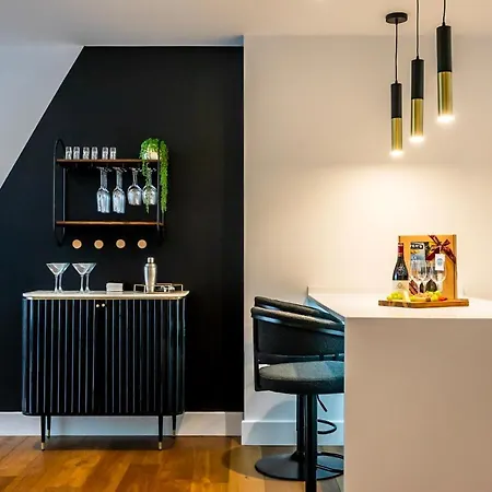 212 @ Ryedale House York