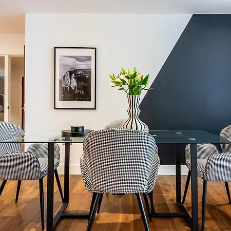 212 @ Ryedale House *