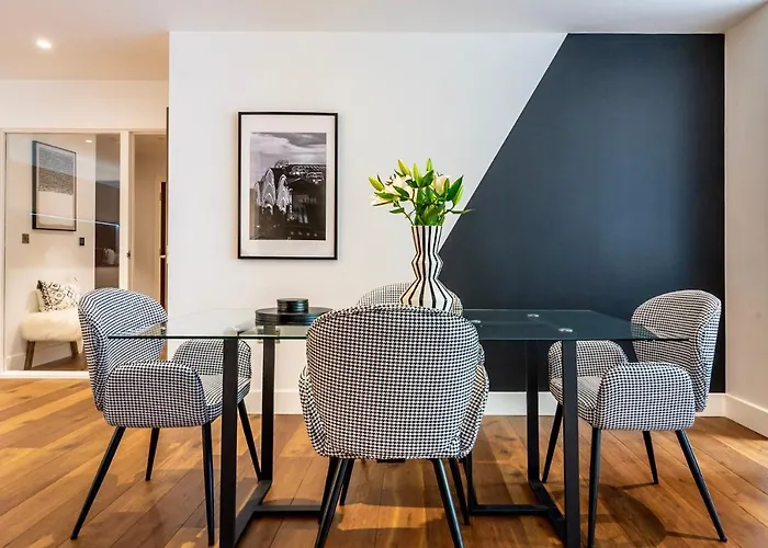 212 @ Ryedale House *