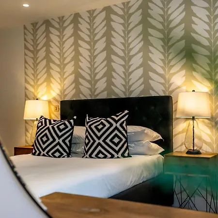 212 @ Ryedale House Apartament *